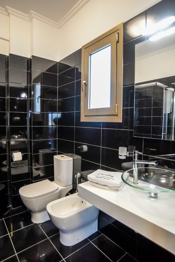 ניקיטי Royalty Suites Loft מראה חיצוני תמונה